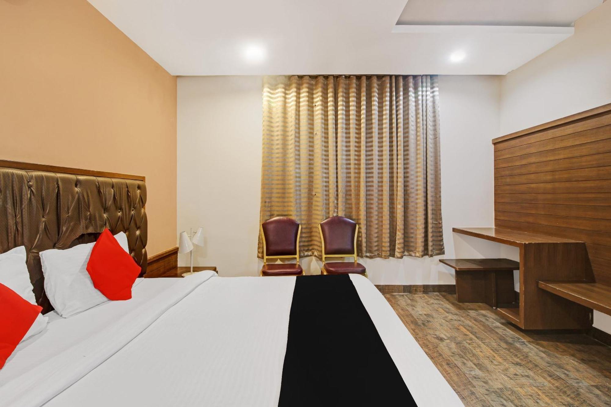 Collection O 82357 Hotel Surabhi Pride Trimulgherry Esterno foto