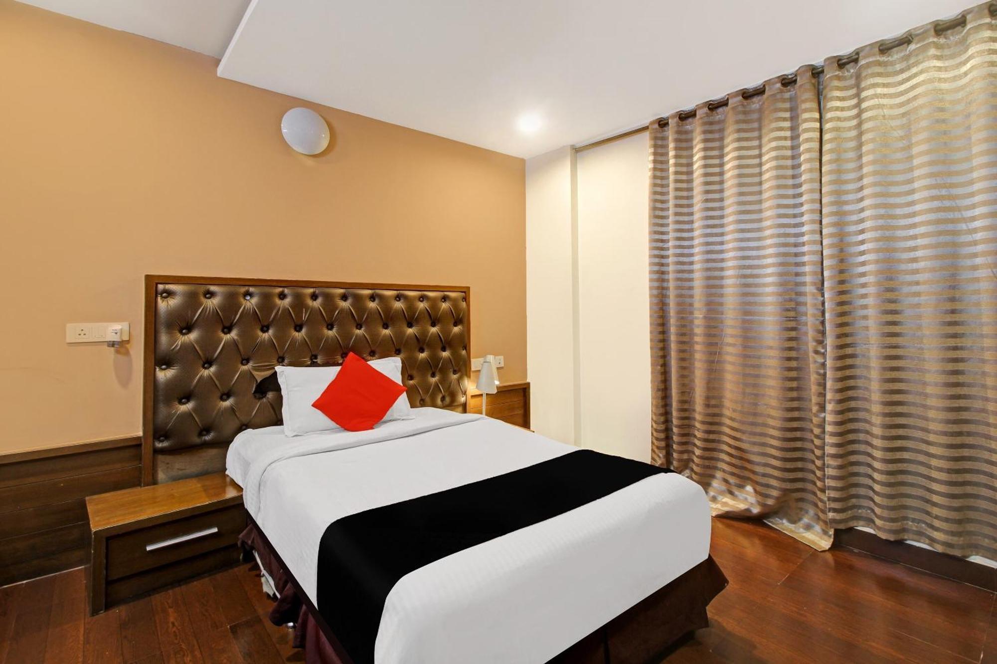 Collection O 82357 Hotel Surabhi Pride Trimulgherry Esterno foto
