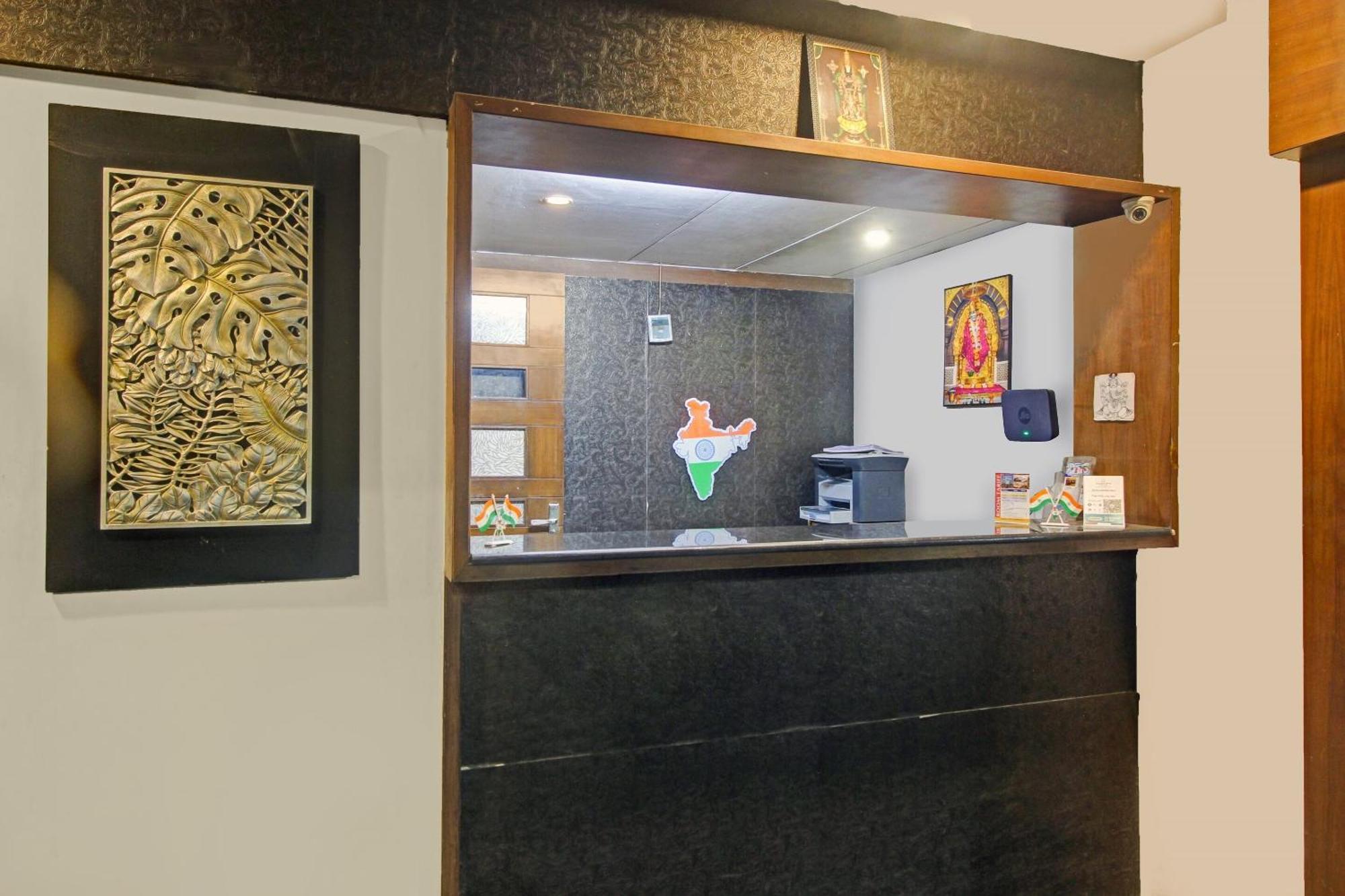 Collection O 82357 Hotel Surabhi Pride Trimulgherry Esterno foto